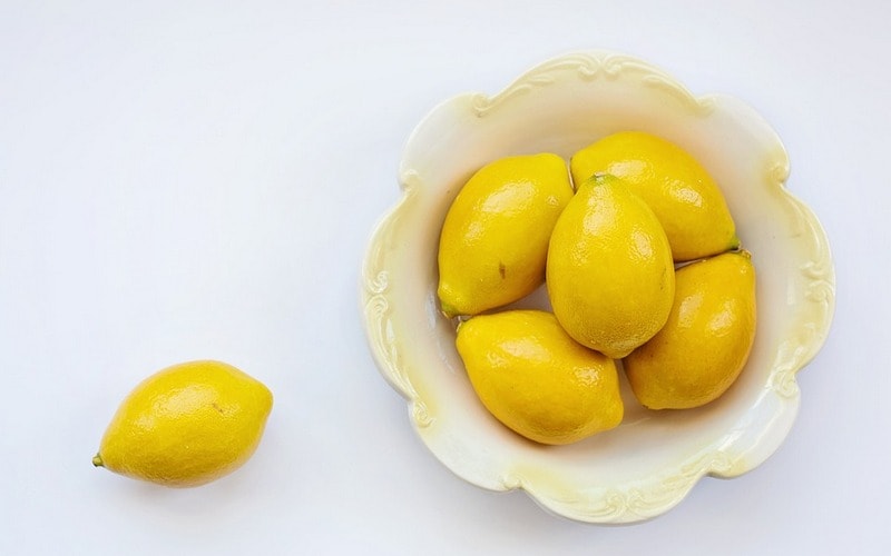 Как удалить накипь в чайнике с помощью лимона Kak_udalit_nakip_v_chaynike_limonom_Как удалить накипь в чайнике с помощью лимона